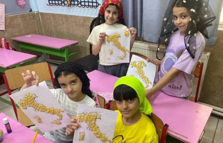 فعالیت -Making handcrafts استیج‌- Freer practice