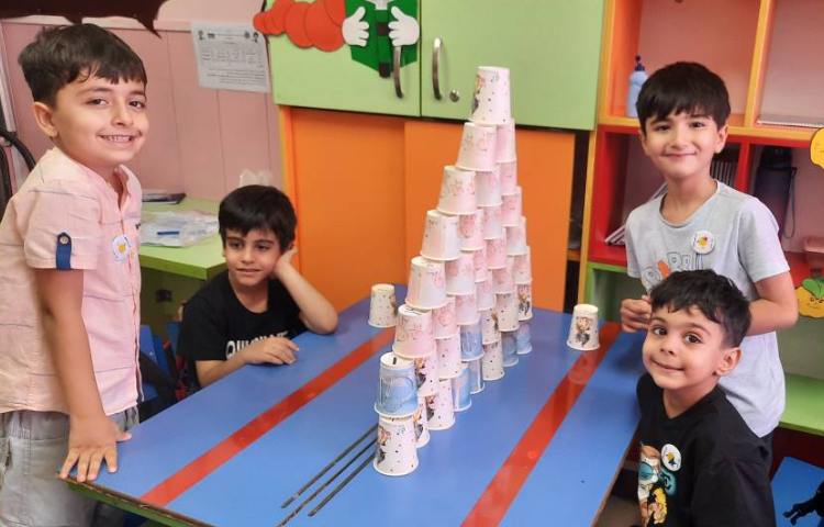 :فعالیت بازی ساختنی، برج ساختن با لیوان 2