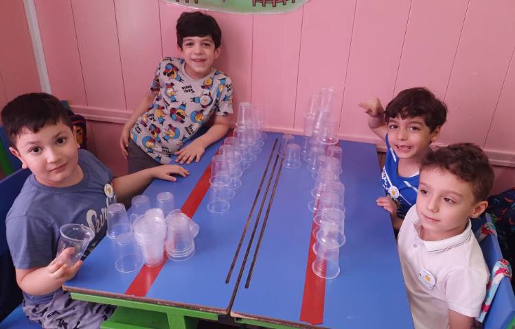 :فعالیت بازی ساختنی، برج ساختن با لیوان 5