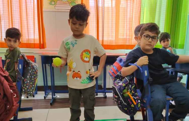 فعالیت بازی و ریاضی بازی جهت ها ،تشخیص چپ و راست ،بالاو پایین 1