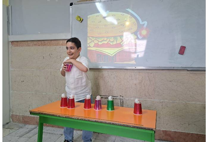 فعالیت catch the ball برای مرور مطالب 1