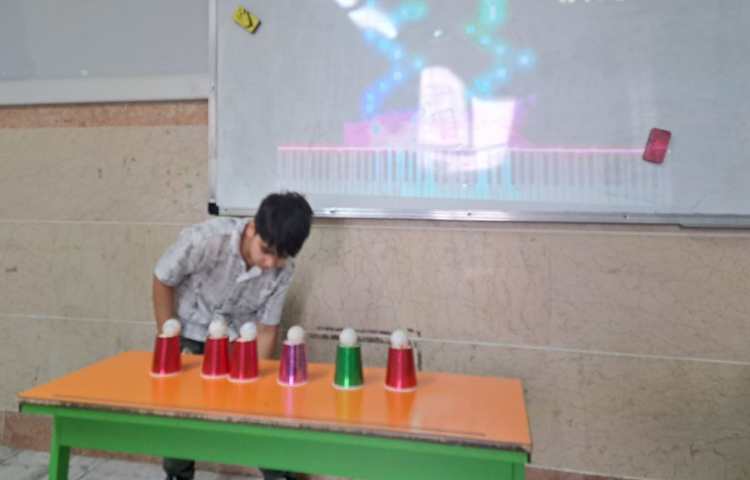 فعالیت catch the ball برای مرور مطالب 3