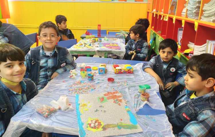 :فعالیت تابلو سنگی (هفته ی علوم) 2