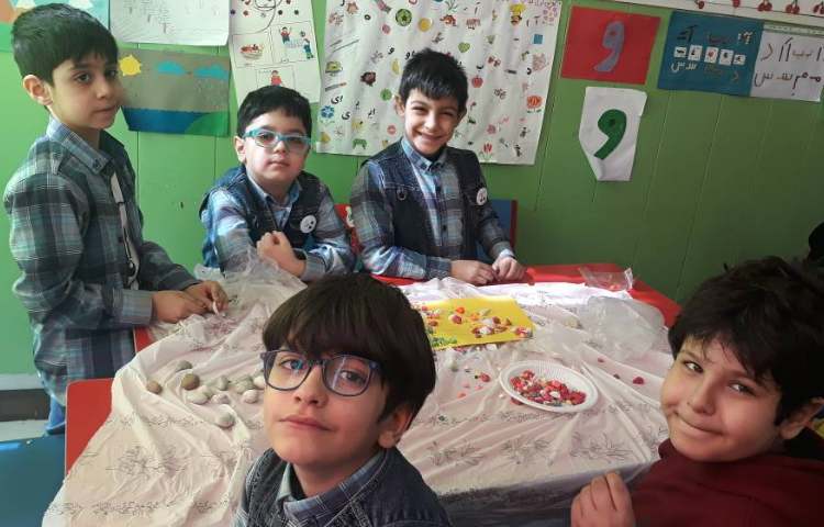 :فعالیت تابلو سنگی (هفته ی علوم) 3