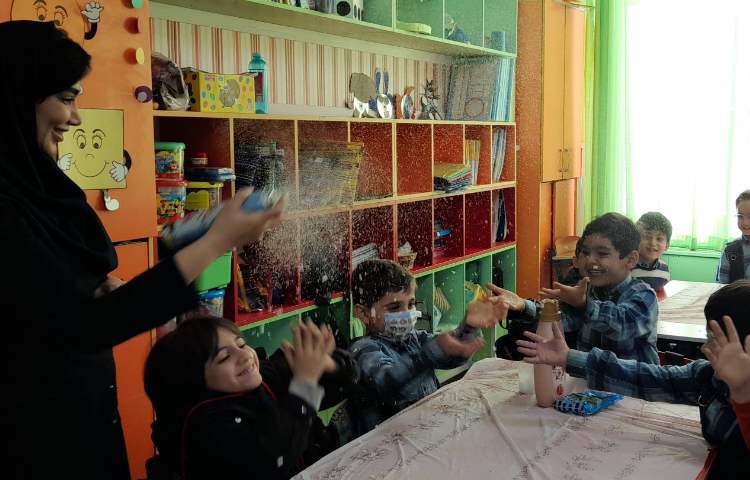 :فعالیت جشن برفی و ساخت برف مصنوعی 1