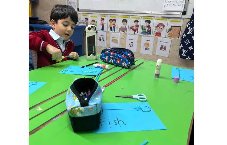 فعالیت straw fish جهت تقویت fine motor skills 4