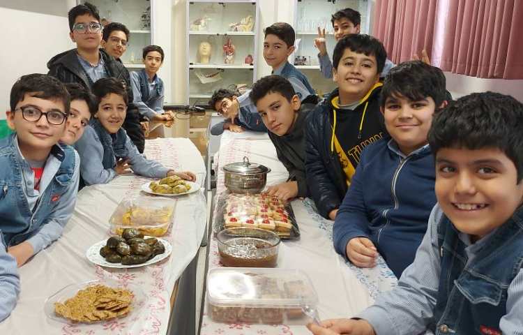 فعالیت درس مطالعات غذاهای محلی شهرهای ایران پولوتو 4