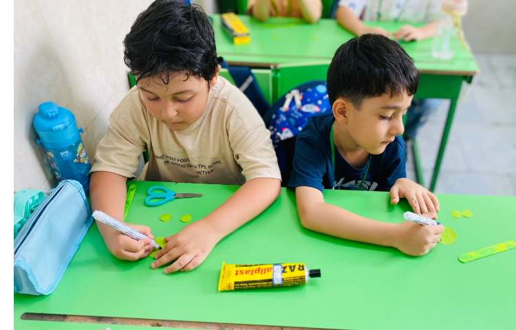 فعالیت دست ورزی جهت تقویت خلاقیت، دقت و توجه