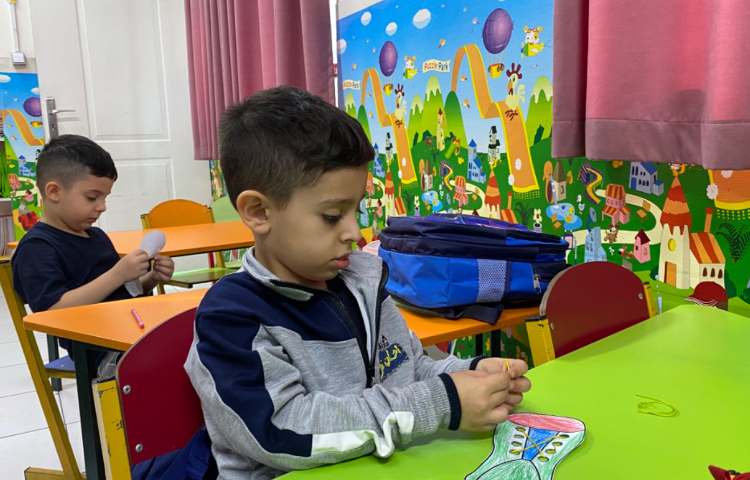 فعالیت دست ورزی در زنگ General English 2