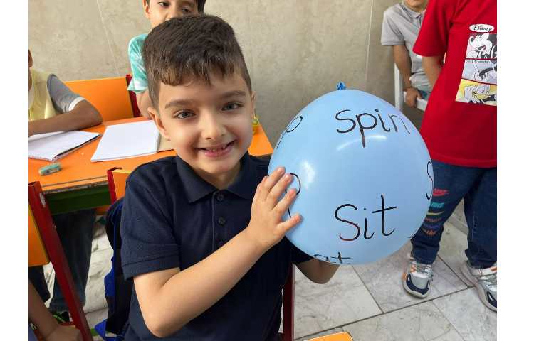 فعالیت دیکته بادکنکی جهت مرور حرف و صدای مرتبط با ALV Phonics 1 2