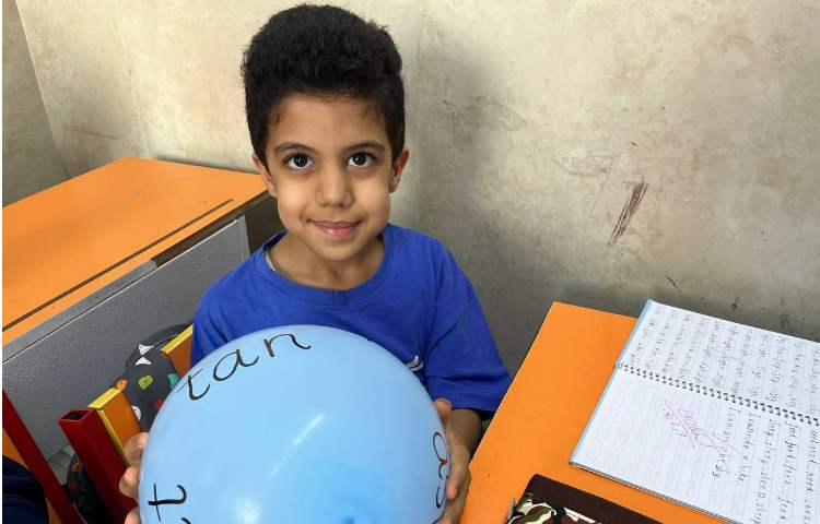 فعالیت دیکته بادکنکی جهت مرور حرف و صدای مرتبط با ALV Phonics 1 4