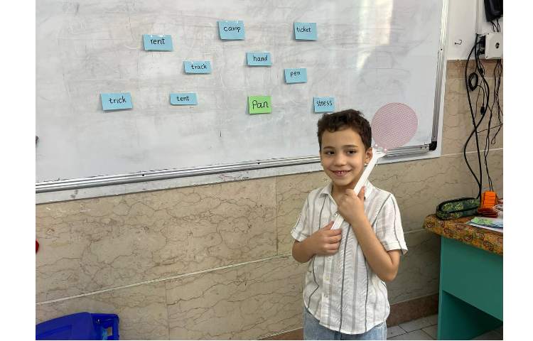 فعالیت (fly sweater) روخوانی کلمات مرتبط با فونیکس 1