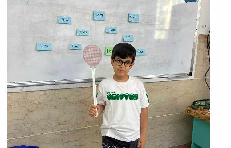 فعالیت (fly sweater) روخوانی کلمات مرتبط با فونیکس 2