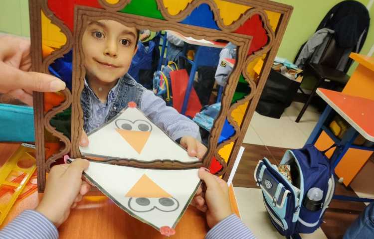 فعالیت ریاضی: آشنایی با خط تقارن 7