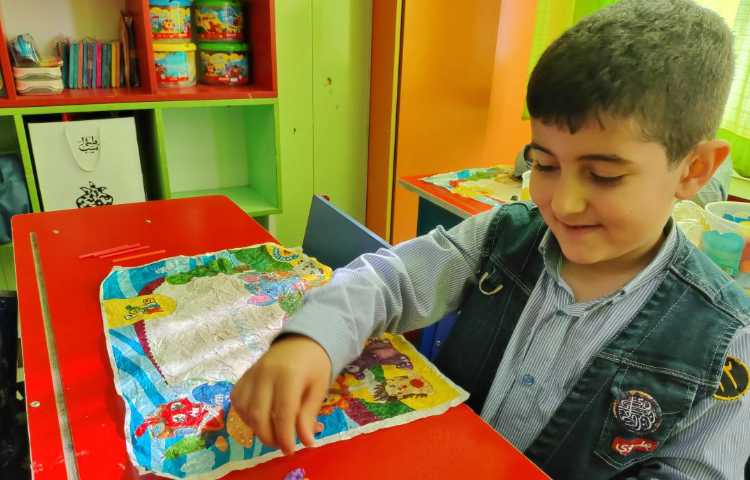 فعالیت ریاضی آشنایی با گوشه و لبه دست ورزی با خمیر بازی ونی 2