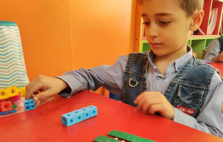 فعالیت ریاضی آموزش مفهوم تساوی ، کمترو بیشتر 5