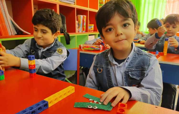 فعالیت ریاضی آموزش مفهوم تساوی ، کمترو بیشتر 7