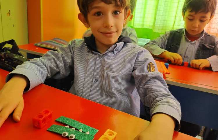 فعالیت ریاضی آموزش مفهوم تساوی ، کمترو بیشتر 8