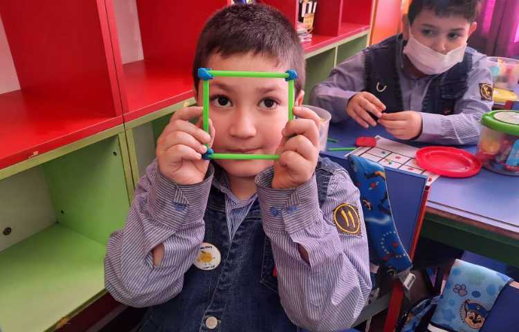 فعالیت ریاضی: آموزش گوشه و لبه همراه دست ورزی 1