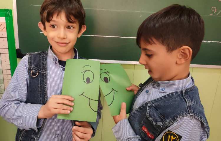 فعالیت ریاضی : بازی نیمه ی گمشده (مفهوم تقارن)