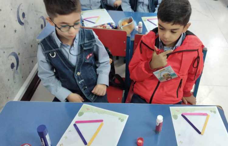 فعالیت ریاضی جهت ،رنگ،ستون و ردیف ،اشکال هندسی 6