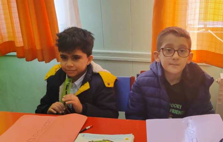 فعالیت ریاضی دست ورزی جهت آشنایی با مفهوم تقارن 10