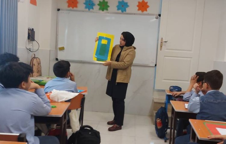 فعالیت ریاضی و حل تمرینات کتاب با استفاده از ابزار کمک آموزشی ساخته‌شده در کلاس