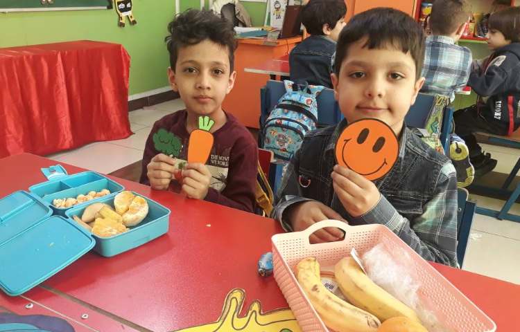 :فعالیت علمی خوراکی ها (هفته ی علوم) 2