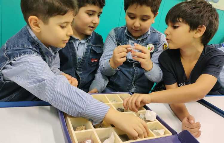 فعالیت علوم (آزمایشگاه ) آشنایی با انواع سنگ 5