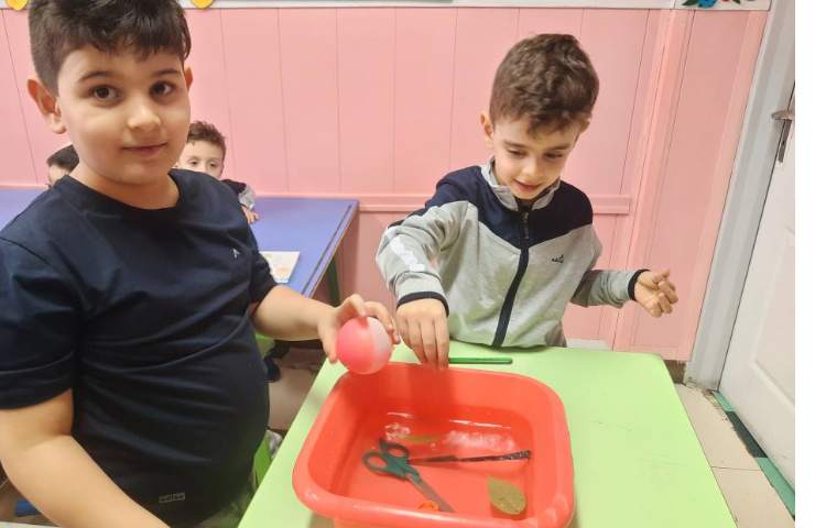 فعالیت علوم: آزمایش اجسام سبک و سنگین 4