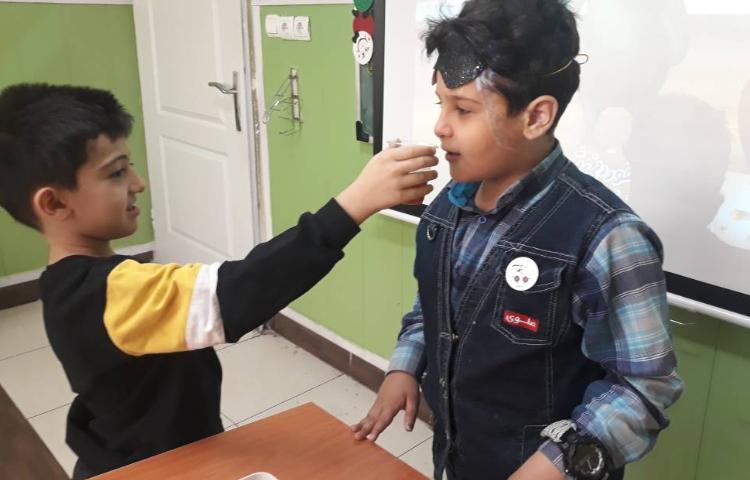 :فعالیت علوم بازی با حواس، کلاس گیلاس 3