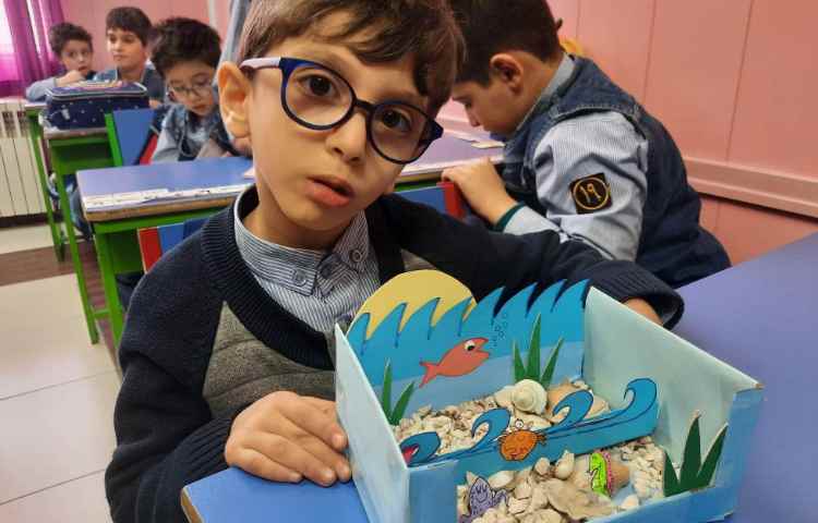 فعالیت علوم: کاردستی با وسایل دور ریختنی 2