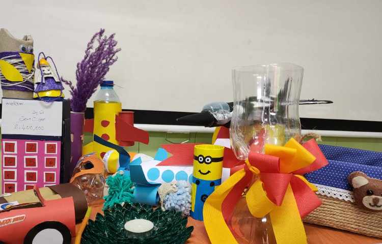 فعالیت علوم کاردستی با وسایل دور ریختنی 2