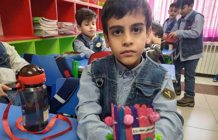 فعالیت علوم: کاردستی با وسایل دور ریختنی 4