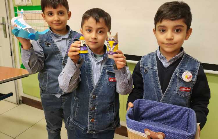 فعالیت علوم کاردستی با وسایل دور ریختنی 5