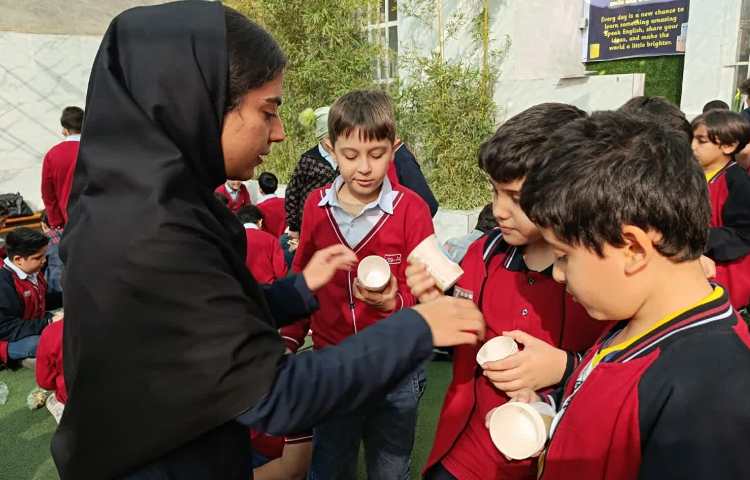 فعالیت غوطه‌وری در زنگ تفریح immersion 1