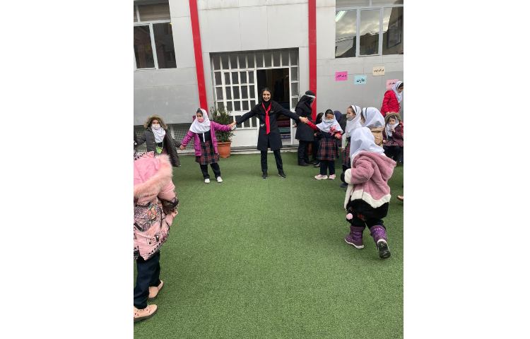 فعالیت غوطه وری دپارتمان زبان 3