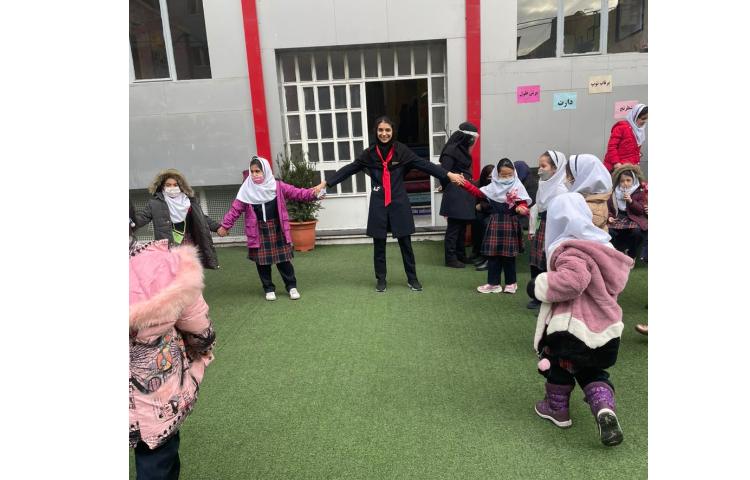 فعالیت غوطه وری دپارتمان زبان