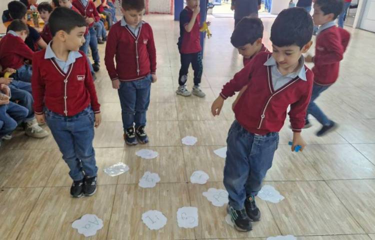 فعالیت غوطه وری زنگ تفریح 7