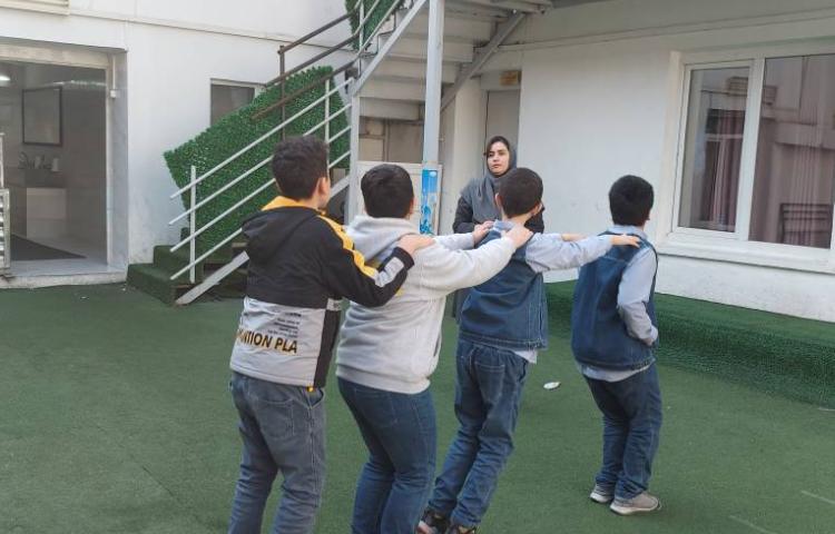 فعالیت فارسی مرور ترکیب اضافی و وصفی به روش گیمیفیکیشن و بازی محور ( کلاس بدون دیوار ) 1