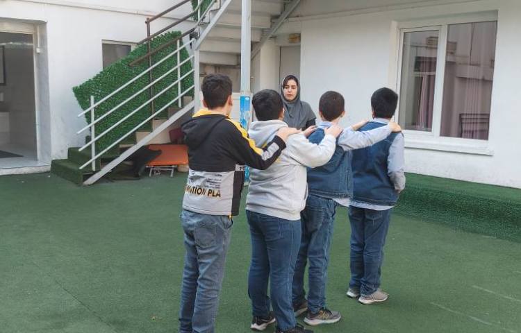 فعالیت فارسی مرور ترکیب اضافی و وصفی به روش گیمیفیکیشن و بازی محور ( کلاس بدون دیوار ) 2