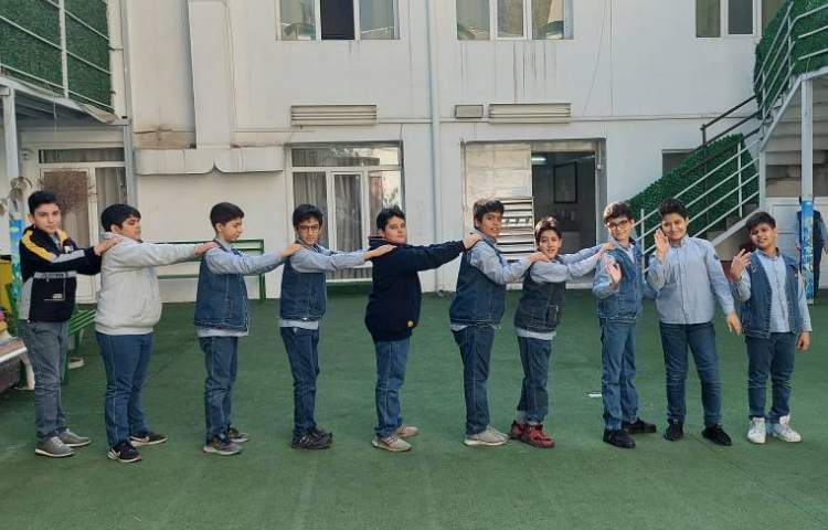 فعالیت فارسی مرور ترکیب اضافی و وصفی به روش گیمیفیکیشن و بازی محور ( کلاس بدون دیوار )