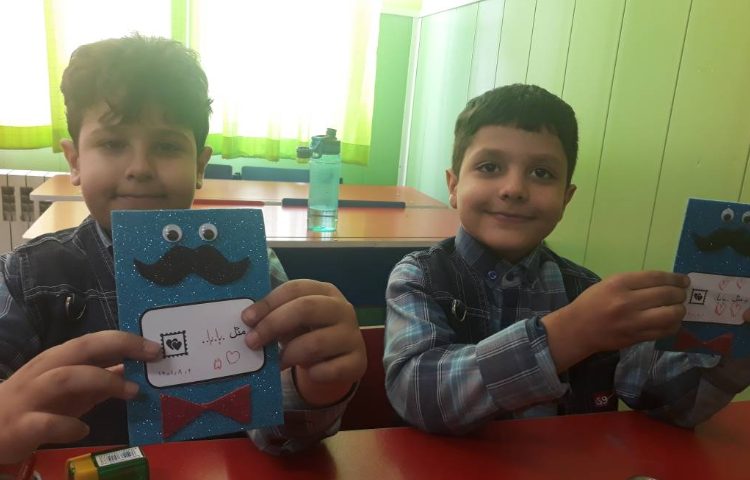 :فعالیت فارسی، کاردستی بابا و آموزش صدا صداکشی، کلاس گیلاس 8