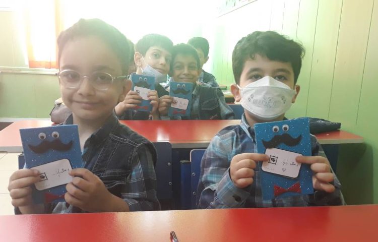 :فعالیت فارسی، کاردستی بابا و آموزش صدا صداکشی، کلاس گیلاس