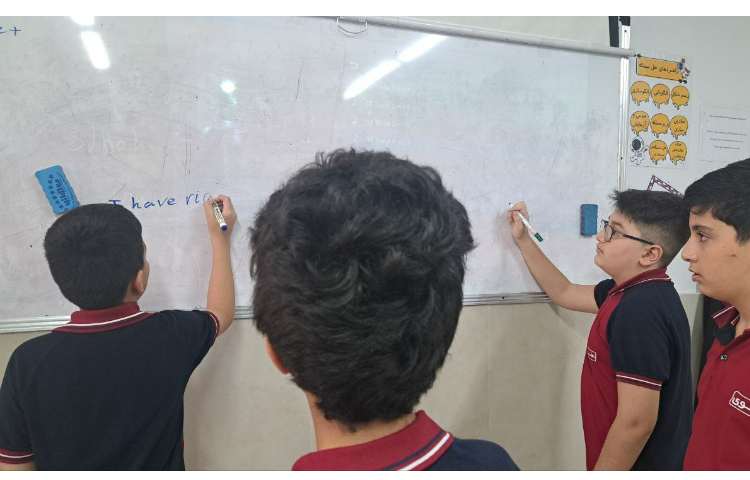 فعالیت فعل را پیدا کن برای انجام جمله سازی با گرامر present perfect .