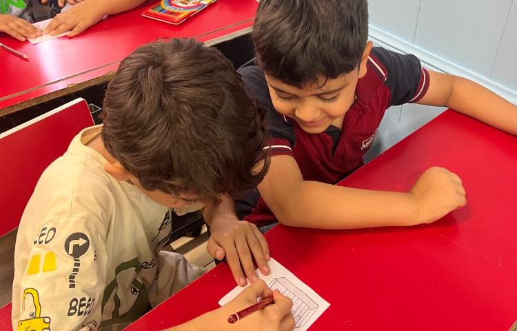 فعالیت مربوط به گرامر like و don't like 3