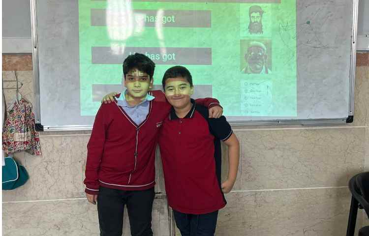 فعالیت Parrot drill مرتبط با درس دو کتاب 1