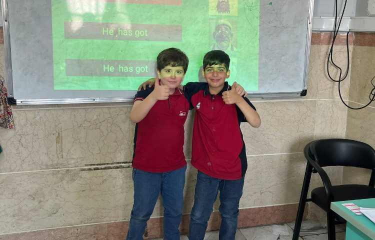 فعالیت Parrot drill مرتبط با درس دو کتاب 2