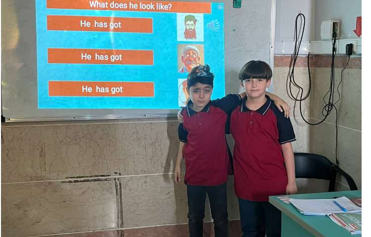 فعالیت Parrot drill مرتبط با درس دو کتاب 5