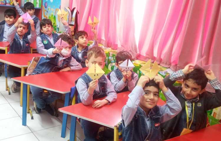 فعالیت مناسبتی(درست کردن اوریگامی ) 2